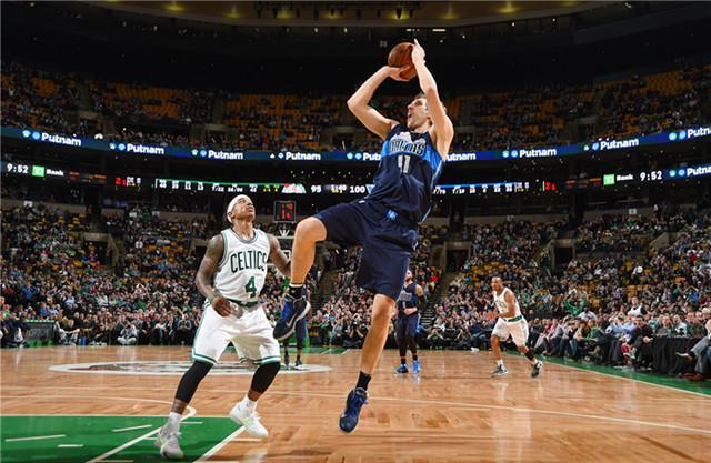 处于劣势的 处于劣势的