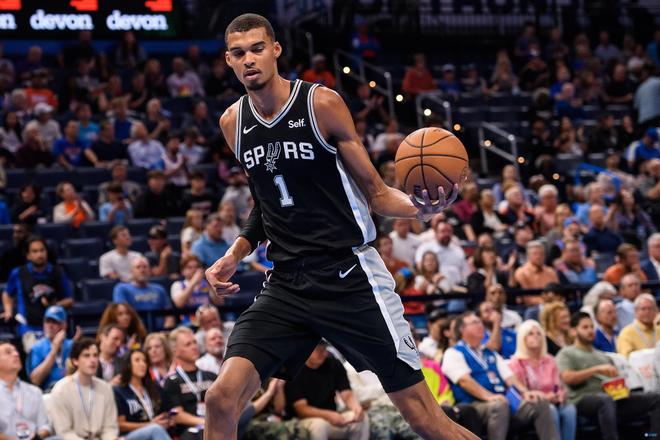 表现突出的 表现突出的