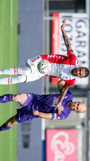 他是球队的 他是球队的