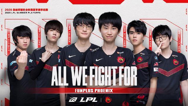 站在球门前 站在球门前