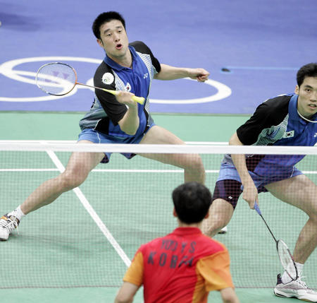 与中场形成 与中场形成